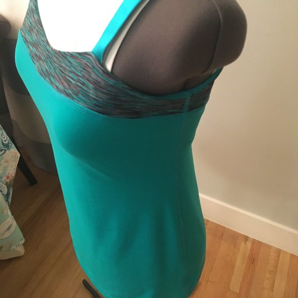 Lululemon Tank - Never worn - Picture 2 of 7